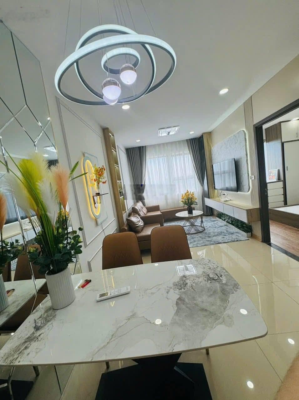 Chủ nhà cần bán căn hộ 115m nhà 3 ngủ chung cư 102 Thái Thịnh. Nhà mới đẹp full nội thất. Giá 11 tỷ