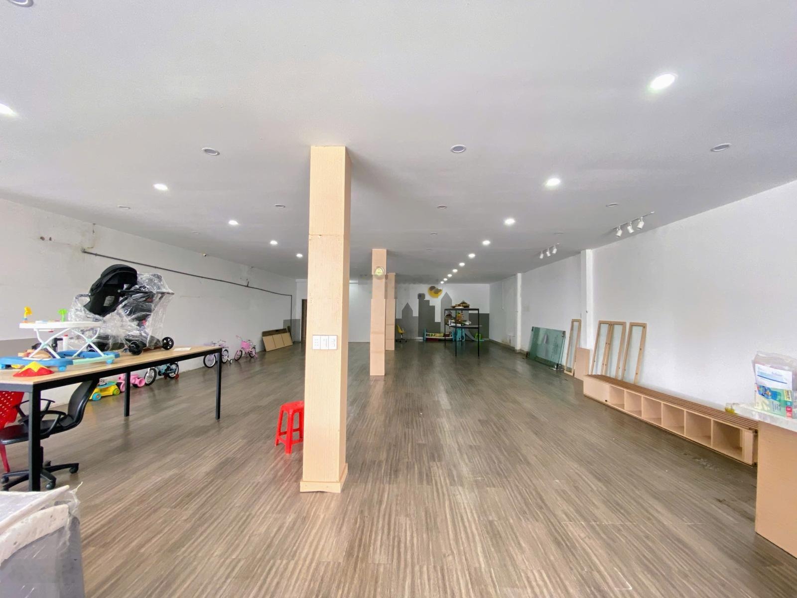 Cho thuê hai căn liền mặt tiền đường 3/2, phường Vĩnh Lạc cũ, Rạch Giá, Kiên Giang