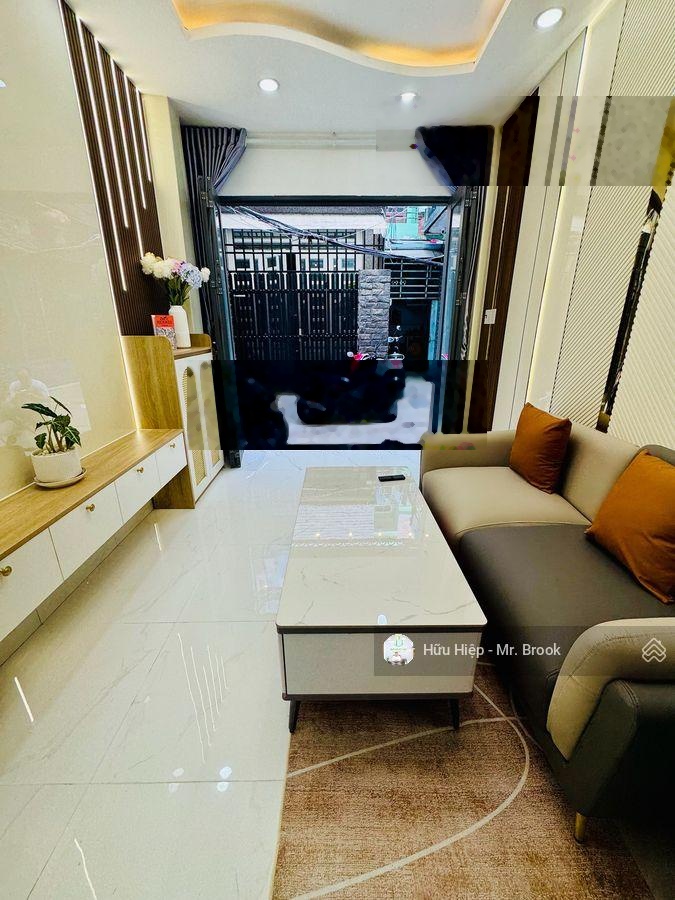 Nhà mới Cách Mạng Tháng 8 Quận 3-1 trệt 2 lầu, full nội thất, dọn vào ở ngay đón Tết - Giá 4,68 tỷ