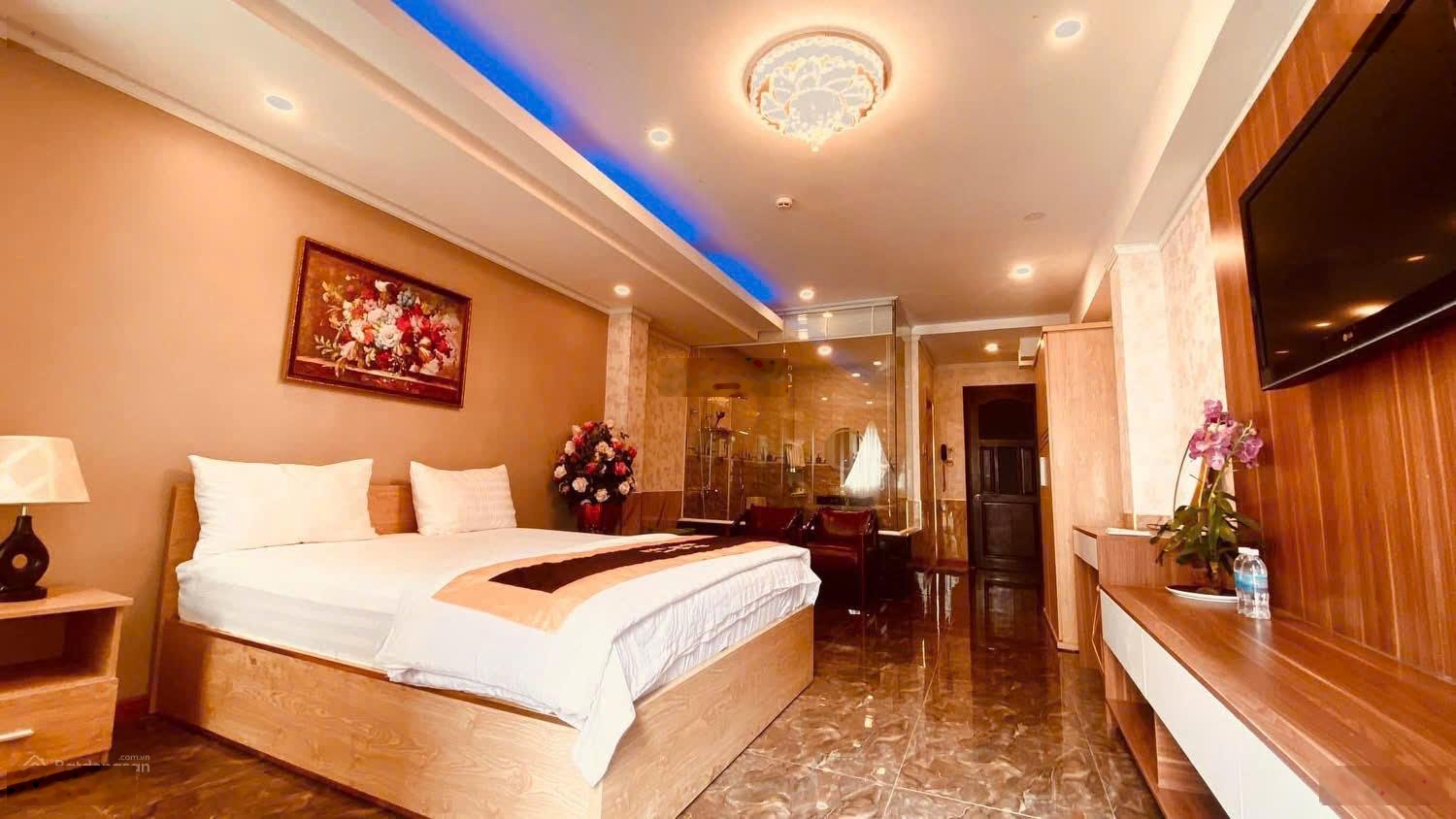 Bán Toà Nhà Căn Hộ Mặt Tiền Đường Yết Kiêu - Nha Trang, đang hoạt động