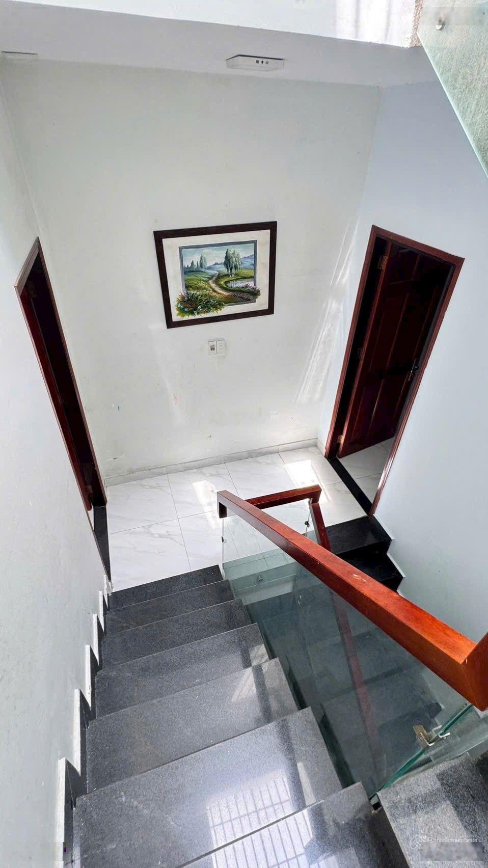 Nhà đẹp 4 tầng ( nguyễn chí thanh ) diện tích : [ 4 x 13m ] cn 52m2 . giá 7,3 tỷ tl