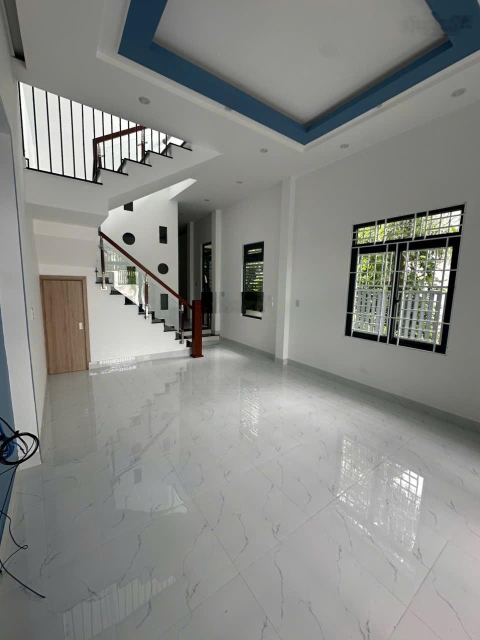 Bán nhà mới, 2 tầng mê đúc, hẻm ô tô Phú Nông đường ô tô vô tận nơi