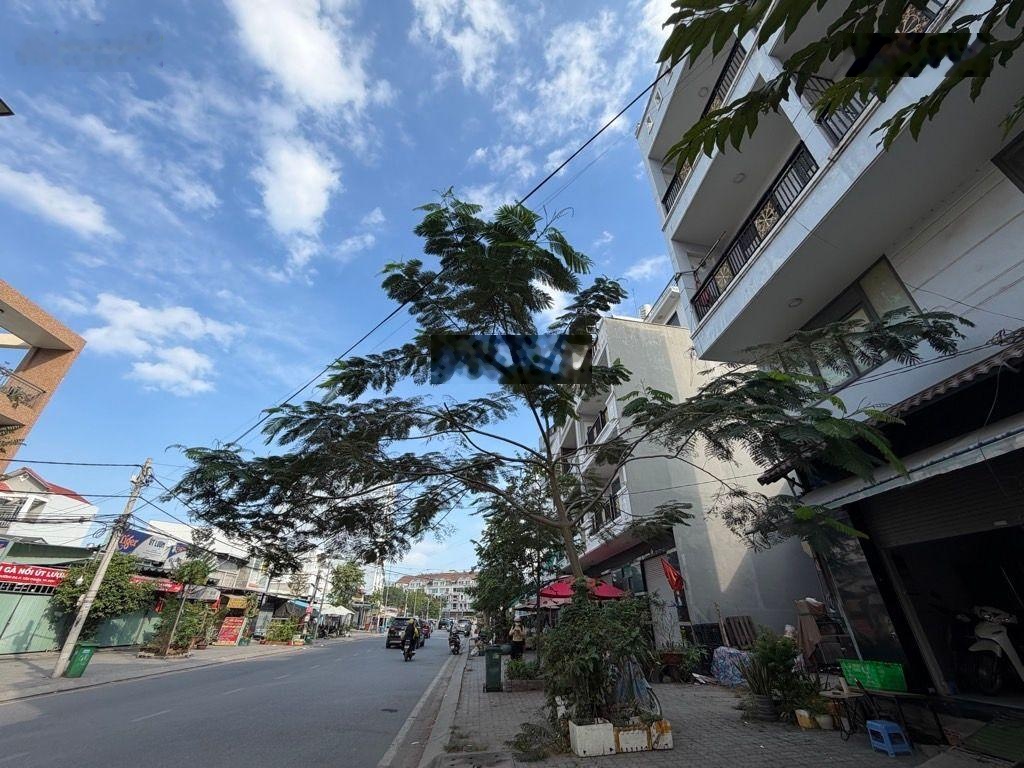 Bán nhà mặt tiền Trần Trọng Cung, Quận 7, P. Tân Thuận, 5 tầng, ngang hiếm 8m, nhích 13 tỷ