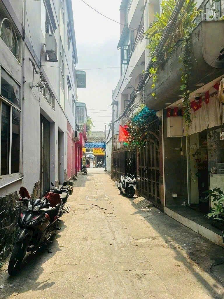 Nhà HXH 462/ Cách Mạng Tháng Tám, P. 11, Q. 3, DT 30m2, giá 3,65 tỷ