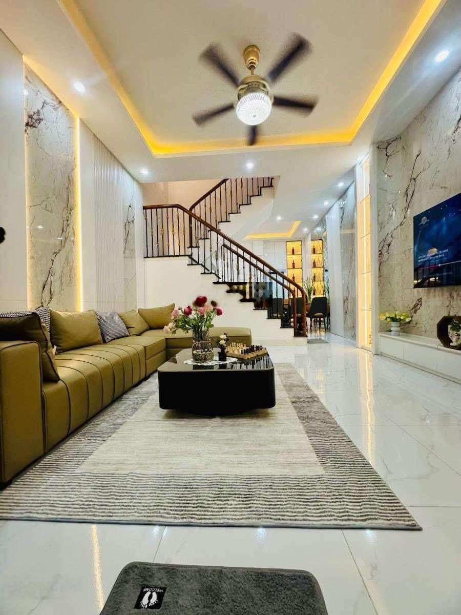 Nhà ngon, rẻ Phố Xã Đàn 30m ra ô tô, nhà dân xây chắc chắn, ở luôn, ngõ thoáng rộng, 45m2* 5T, 8 tỷ