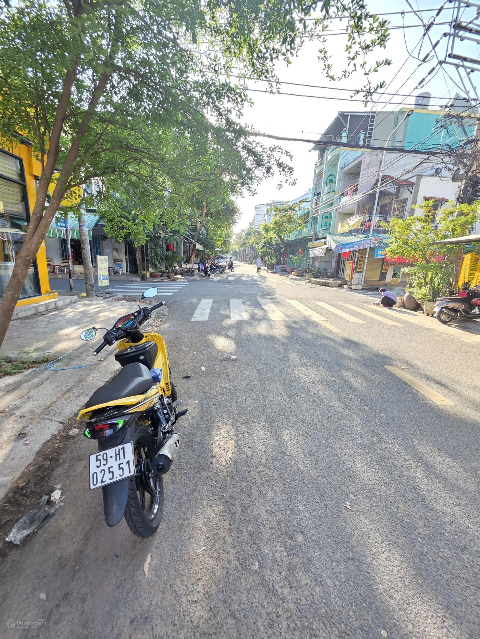 Bán Nhà Mặt tiền lầu đường Đỗ Bí Quận Tân Phú, DT: 4.5x10m, giá 6.9 tỷ TL