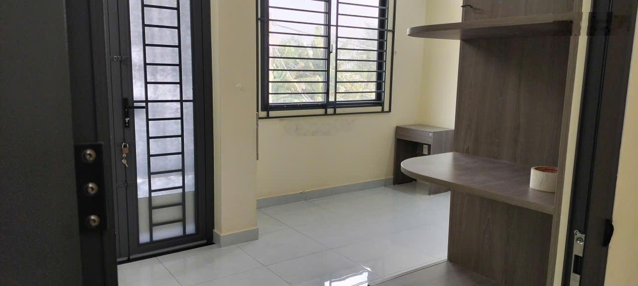 Chính chủ gởi bán nhà sổ hồng riêng 1 trệt 1 lầu đường xe hơi 1/tân xuân 1,tân xuân , xã hóc môn