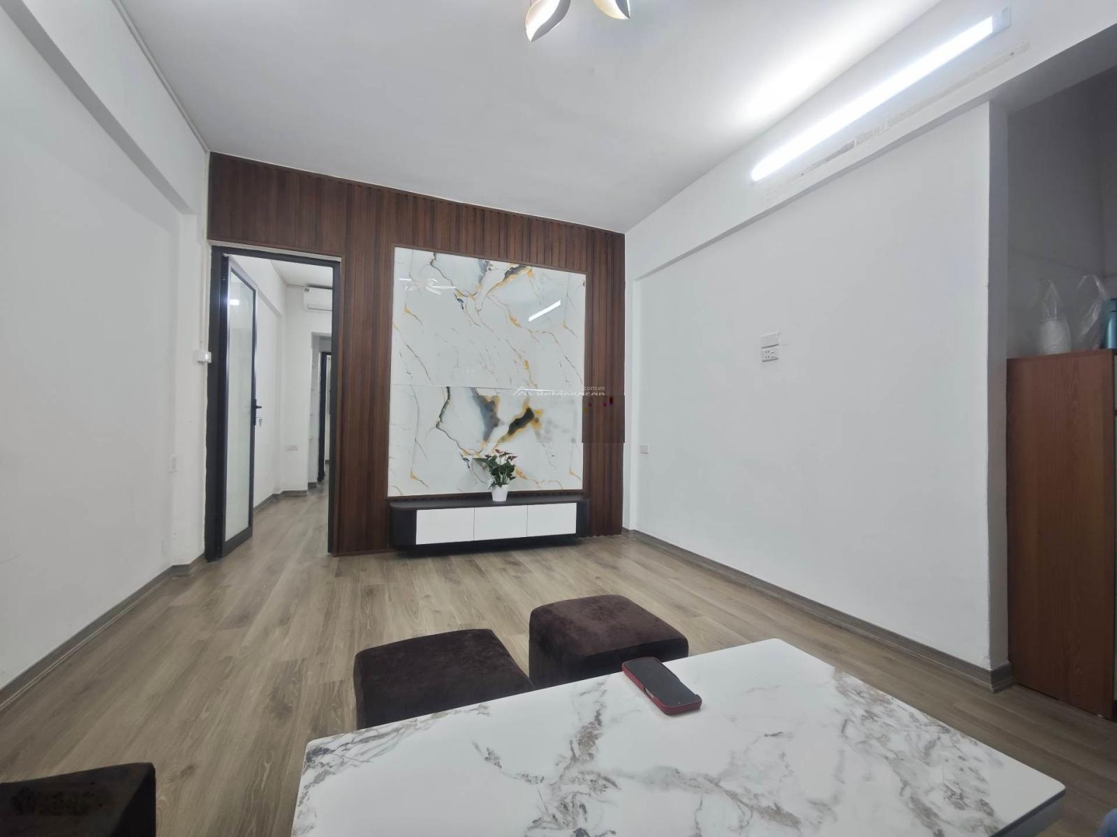 Bán tập thể Hoàng Quốc Việt 2N1VS đẹp lung linh chỉ 4.3 tỷ