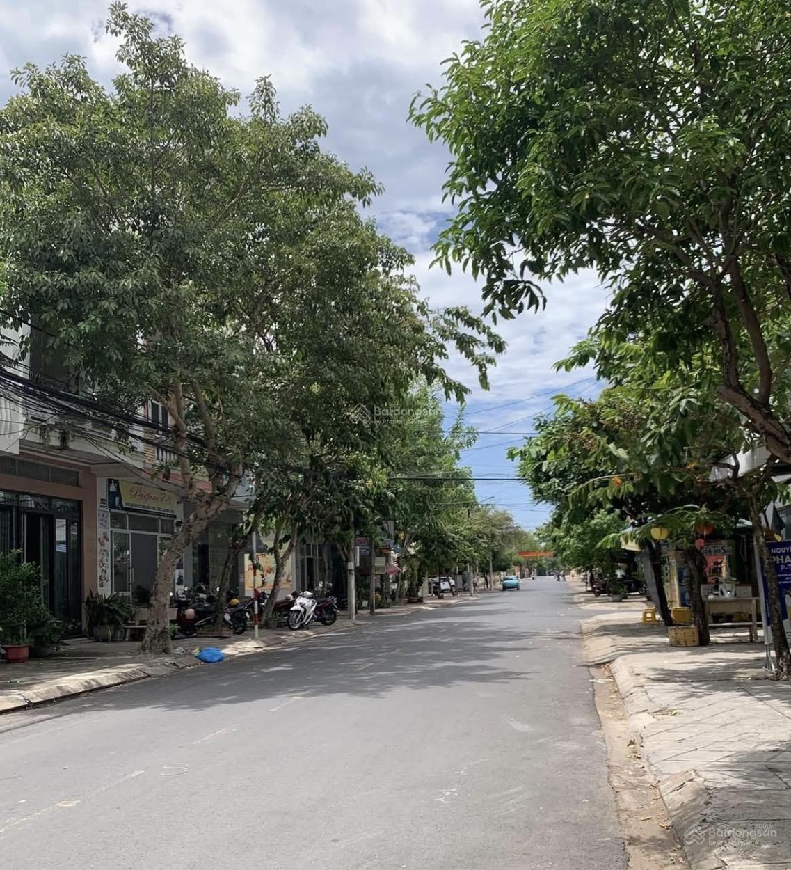 Gia đình cần Bán căn nhà mặt tiền Bà Triệu, Tuy Hoà