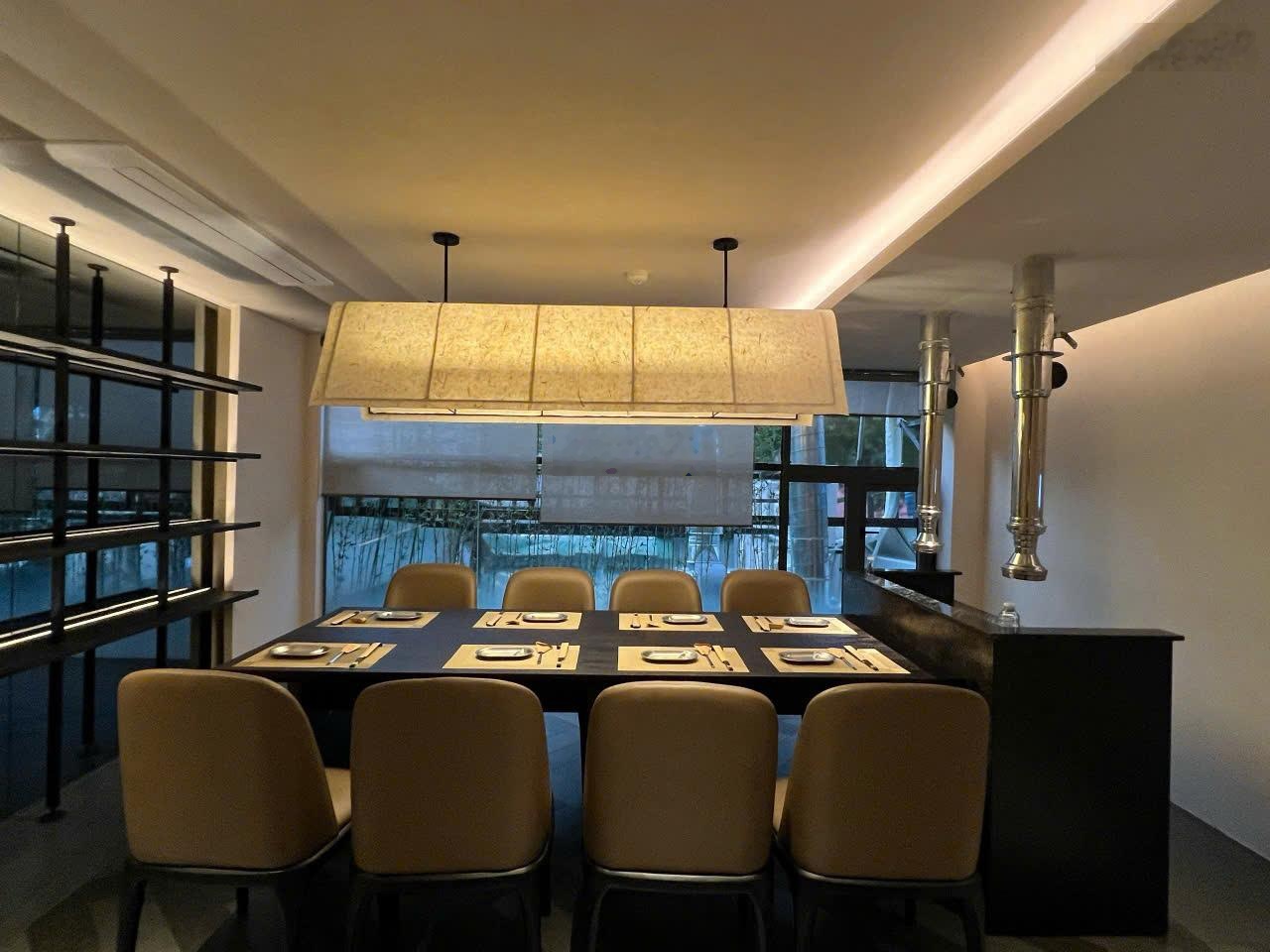 Chính chủ cho thuê nhà hàng 31E Lý Tự Trọng - Phường Sài Gòn 200 m2 đầy đủ nội thất đẹp