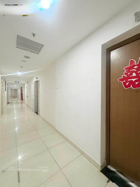 Chính chủ cần bán gấp căn hộ tòa C6 Trần Hữu Dực, dt 133m,căn góc, hướng mát, lh Ms Lan 0983816388