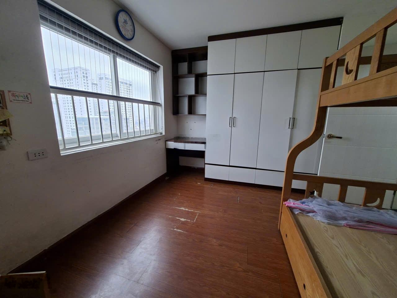 Bán căn hộ 30T Nam Trung Yên, 6,4 tỷ, 81m2, 2PN, 2WC, giá tốt