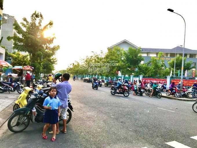 Bán lô góc hoa hậu trục đường chính 24m, DT 253,7m2 giá tốt chỉ 95 tr/m2. LH: 0949,133,688