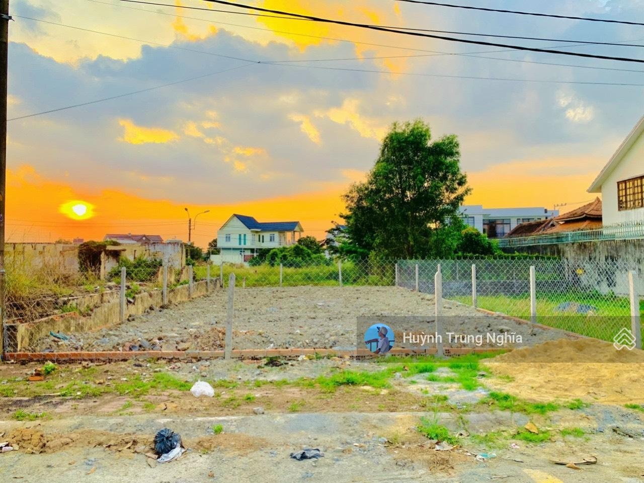 Bán nhanh lô đất DT 10x30m Giá 1 tỷ 2 đường Lê Thị Dệt xã Tân An Hội, Củ Chi ngay KCN Tây Bắc