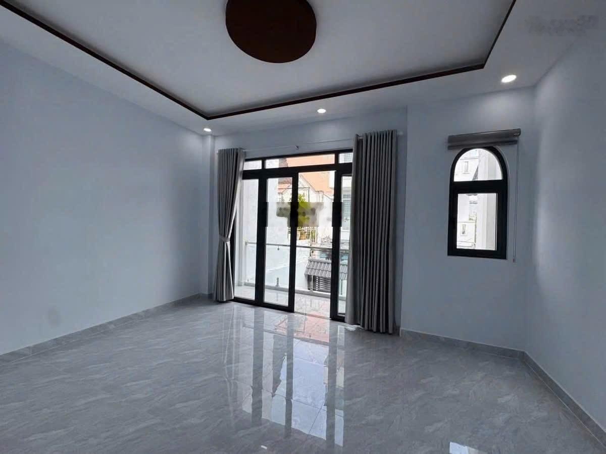 Bưng Ông Thoàn - Ô tô vào sân - Chỉ 7.35 tỷ. DT 100m2 - 5x 20m nhà 4PN