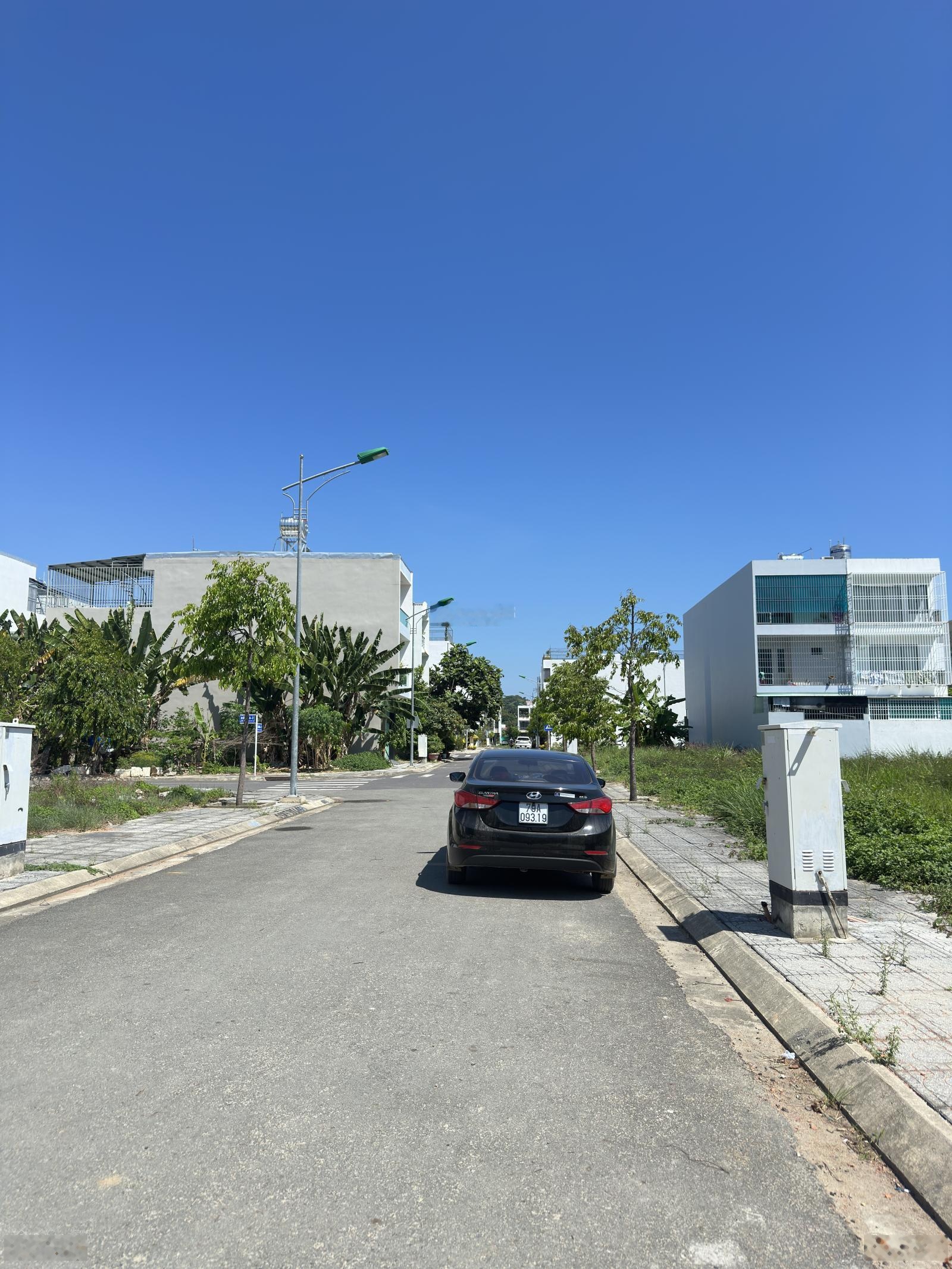 Bán lô đất đẹp kđt nam vĩnh hải 103,8m ngang 5m - giá 40 triệu/m
