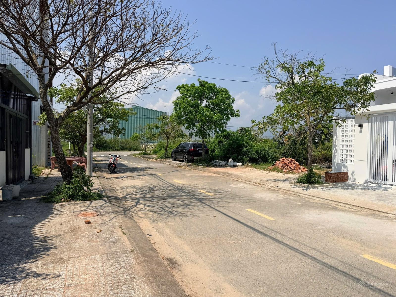 Bán đất đường Trung Lập 16 KĐT Lakeside giá rẻ nhất thị trường 3.5 tỷ/100m2, sổ hồng lâu dài