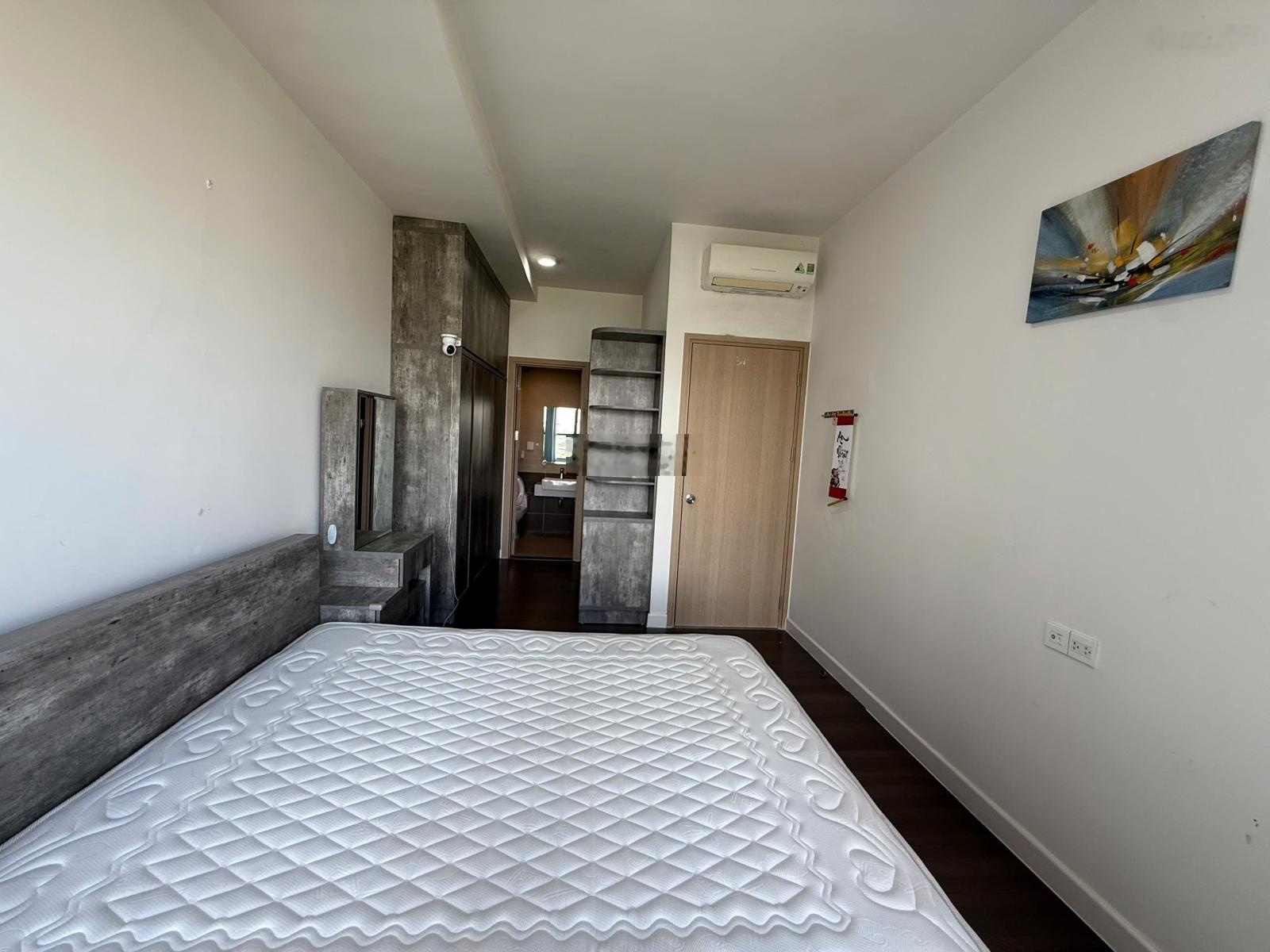 Cho thuê 2 phòng ngủ hiện đại ấm cúng, view city 73m2, tầng cao mát mẻ, 18 triệu tại The Sun Avenue