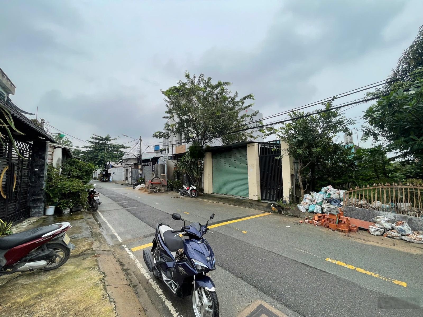 Đất 5x33m Sổ 165m2 Vị Trí Đẹp Mt đg Tân Hiệp 8-1, 1-50m đg Dương Công Khi.