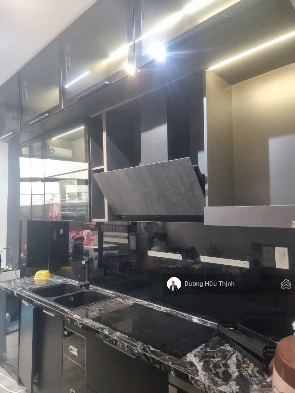 Chị năm kêu bán nhà hẻm xe hơi phước bình-nhà nở hậu tài lộc-nhà đẹp