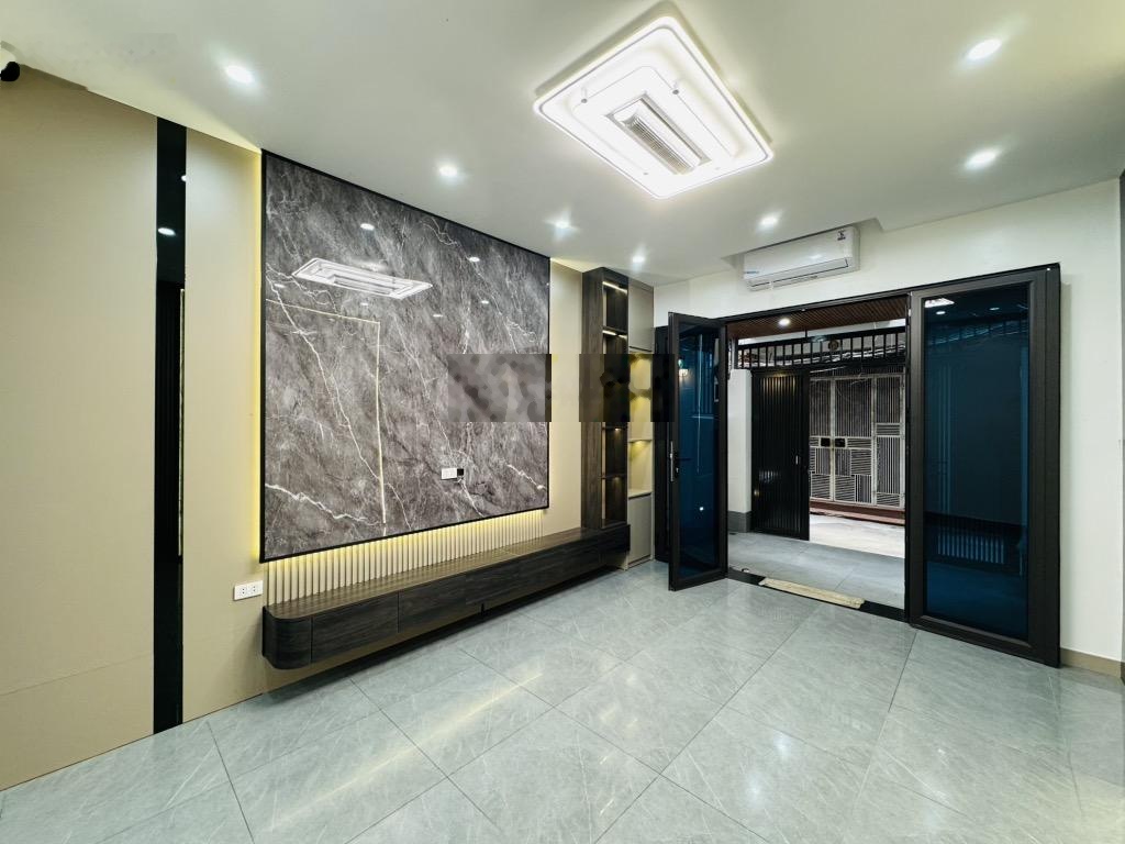 Bán nhà huỳnh thúc kháng 50m2, sát phố, vừa ở vừa kinh doanh, giữ tiền lõi trung tâm