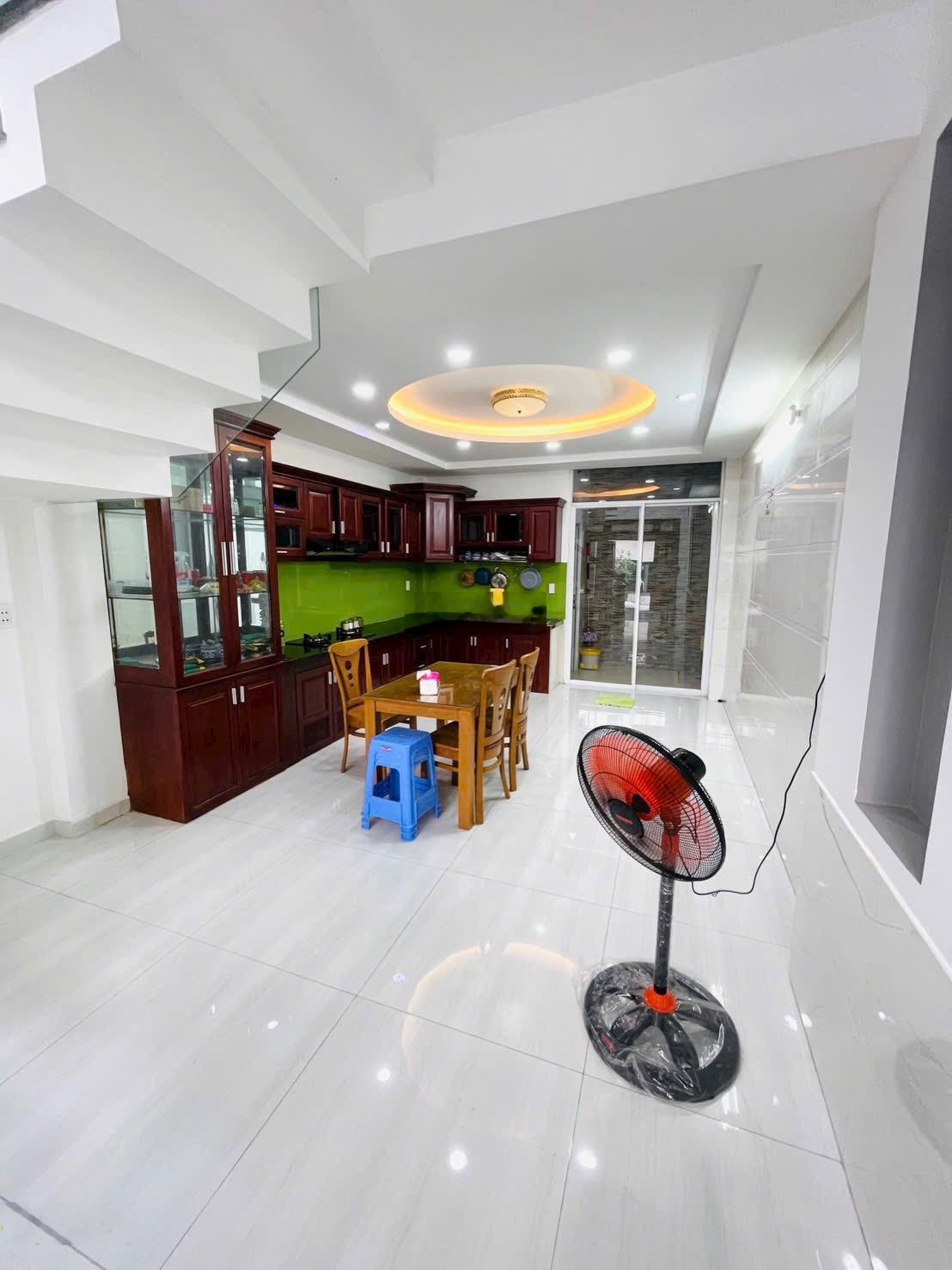 Cho thuê nhà ( Nguyễn Văn Dung ) P6 - GV - 4x20m 1 lửng 3 lầu - sẵn nội thất - như hình