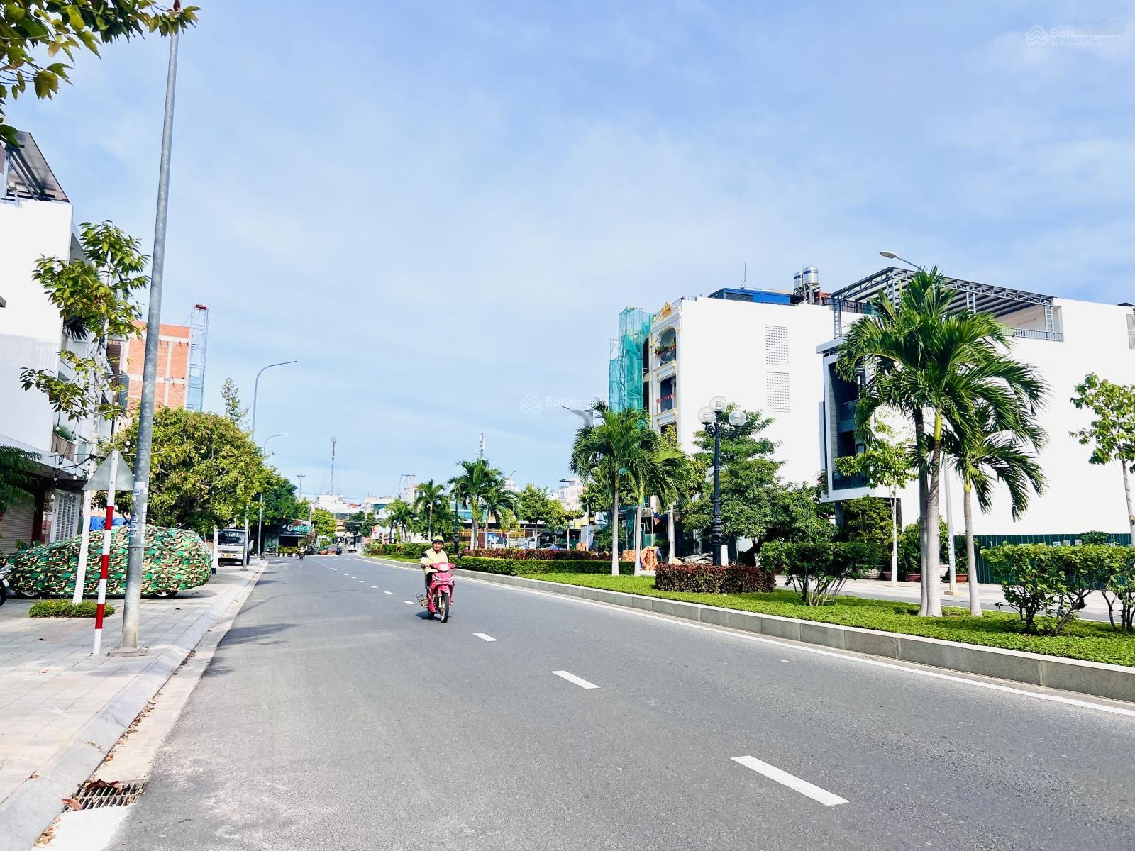 Hàng hiếm kđt vcn phước long 1 mặt tiền đường số 22 (35m)