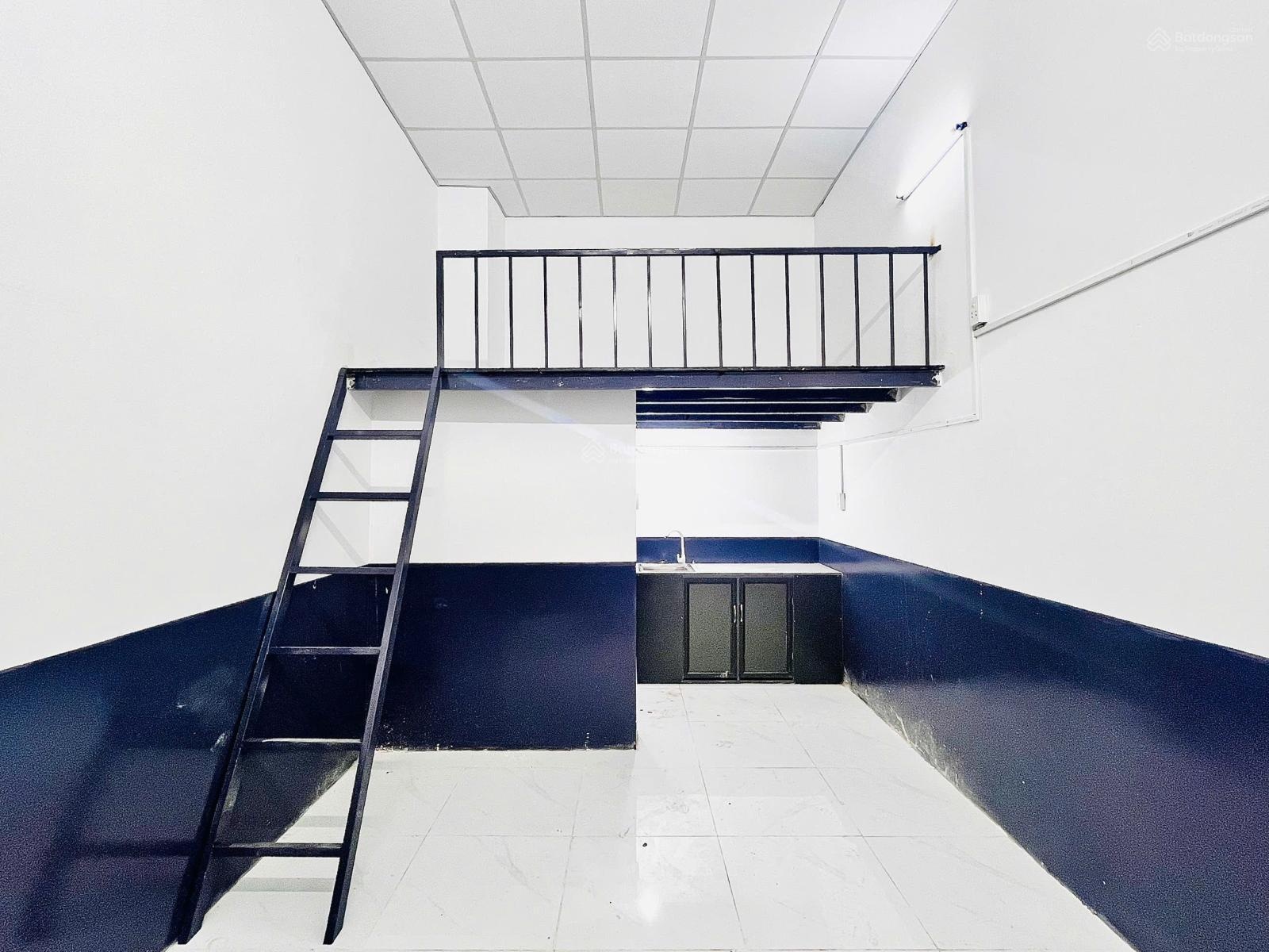 Phòng mới siêu rộng ngay ngã tư thủ đức