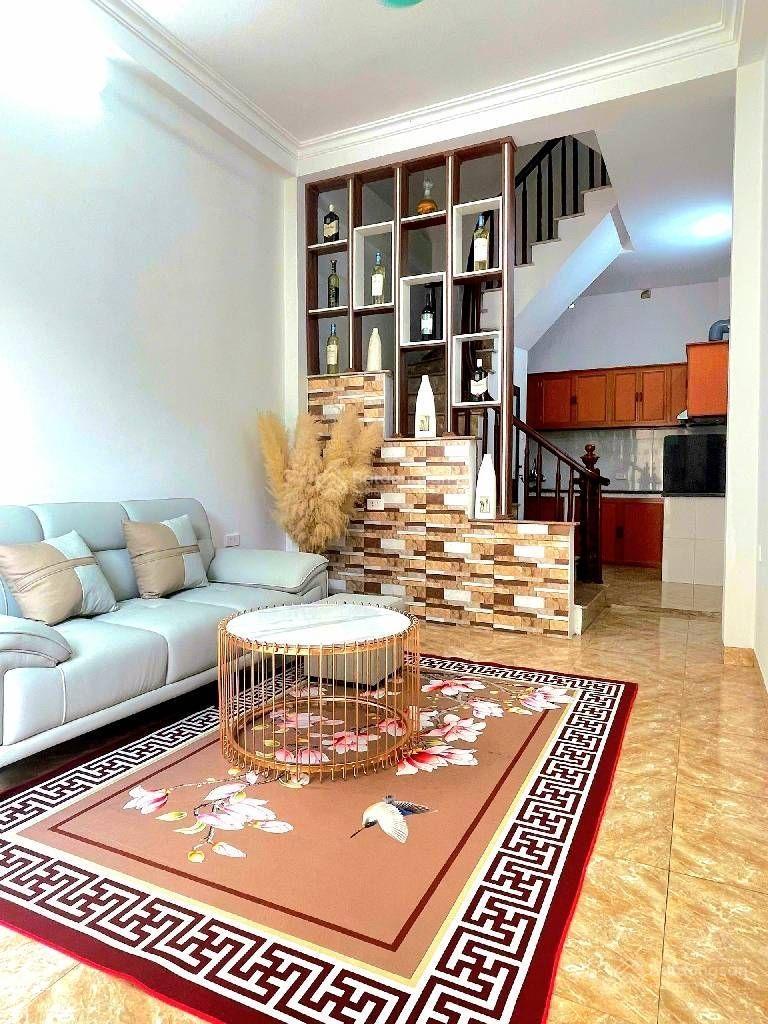 Bán nhà phố thanh lân : giá 5.95 tỷ - sổ riêng - 5 tầng - ngõ nông rộng - nhà thoáng sáng.