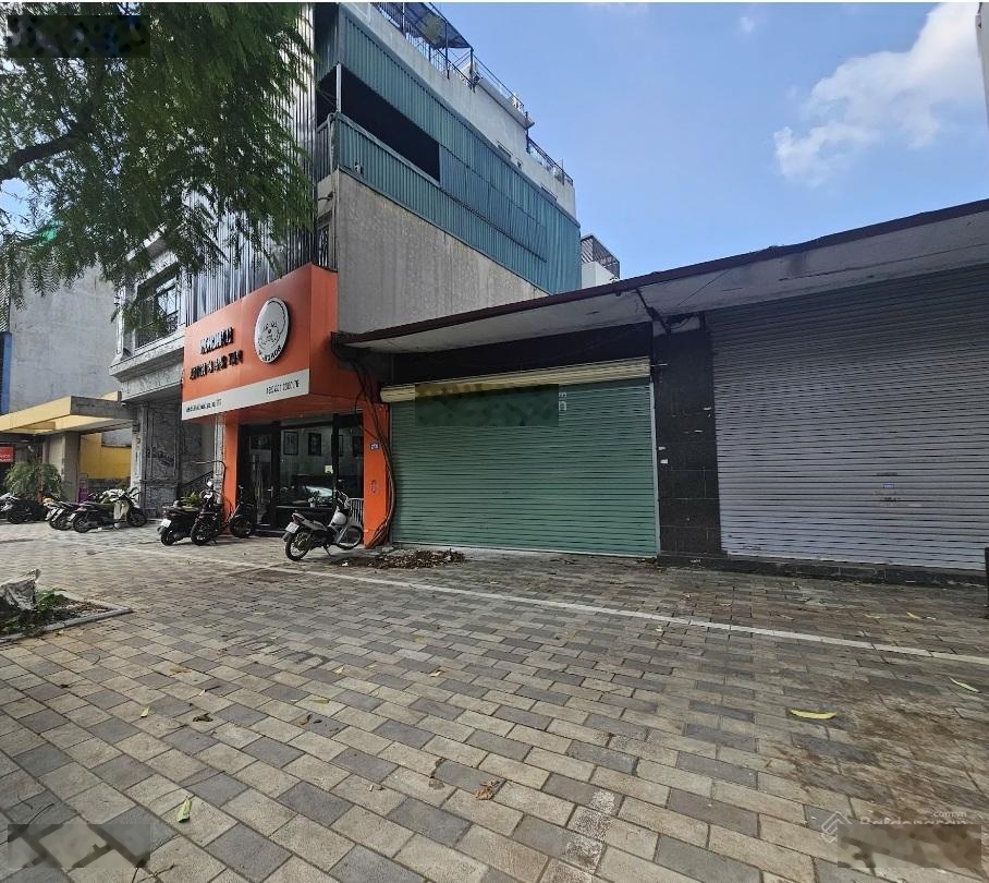Mảnh đất hiếm mặt phố Lạc Long Quân, Tây Hồ, gần 2 con rồng, view Hồ Tây, DT 170m