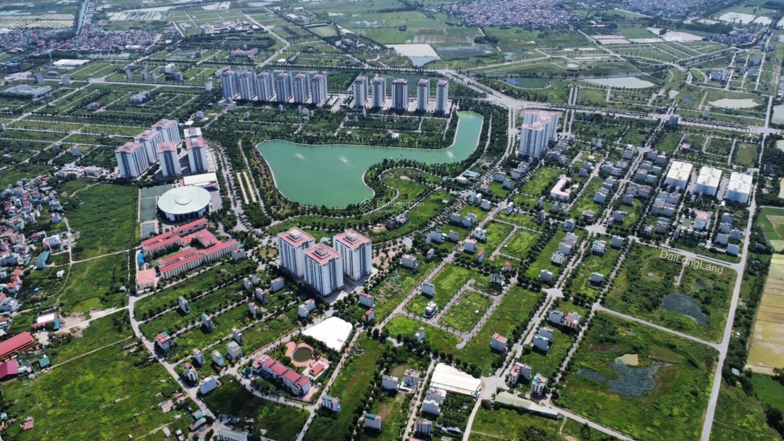 Cần bán nhà liền kề 100m2 gần hồ, gần chung cư và trường học