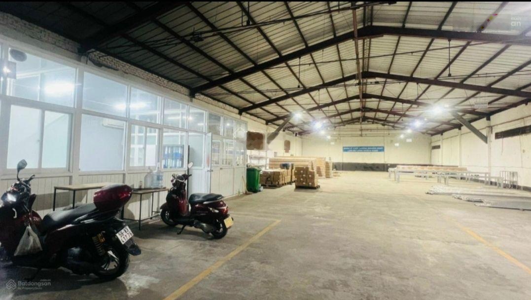 100k/m2_còn kho 750m hoặc chia nhỏ theo nhu cầu_cho thuê kho xưởng Quận Tân Bình0909724191
