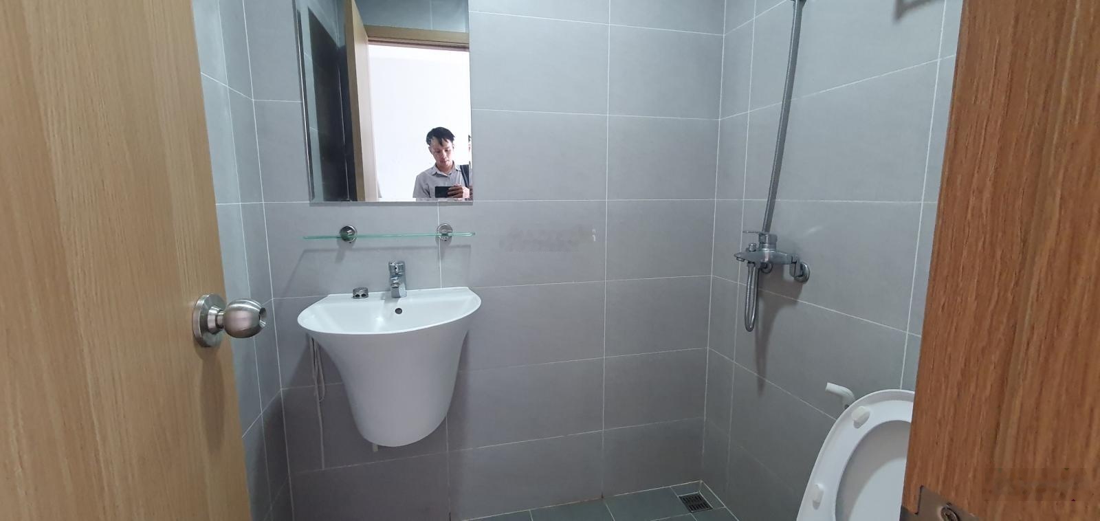 Bán gấp căn hộ 2PN 1WC Bcons Bee, giá 1 tỷ 700 triệu bao thuế phí sang tên, đã có sổ hồng