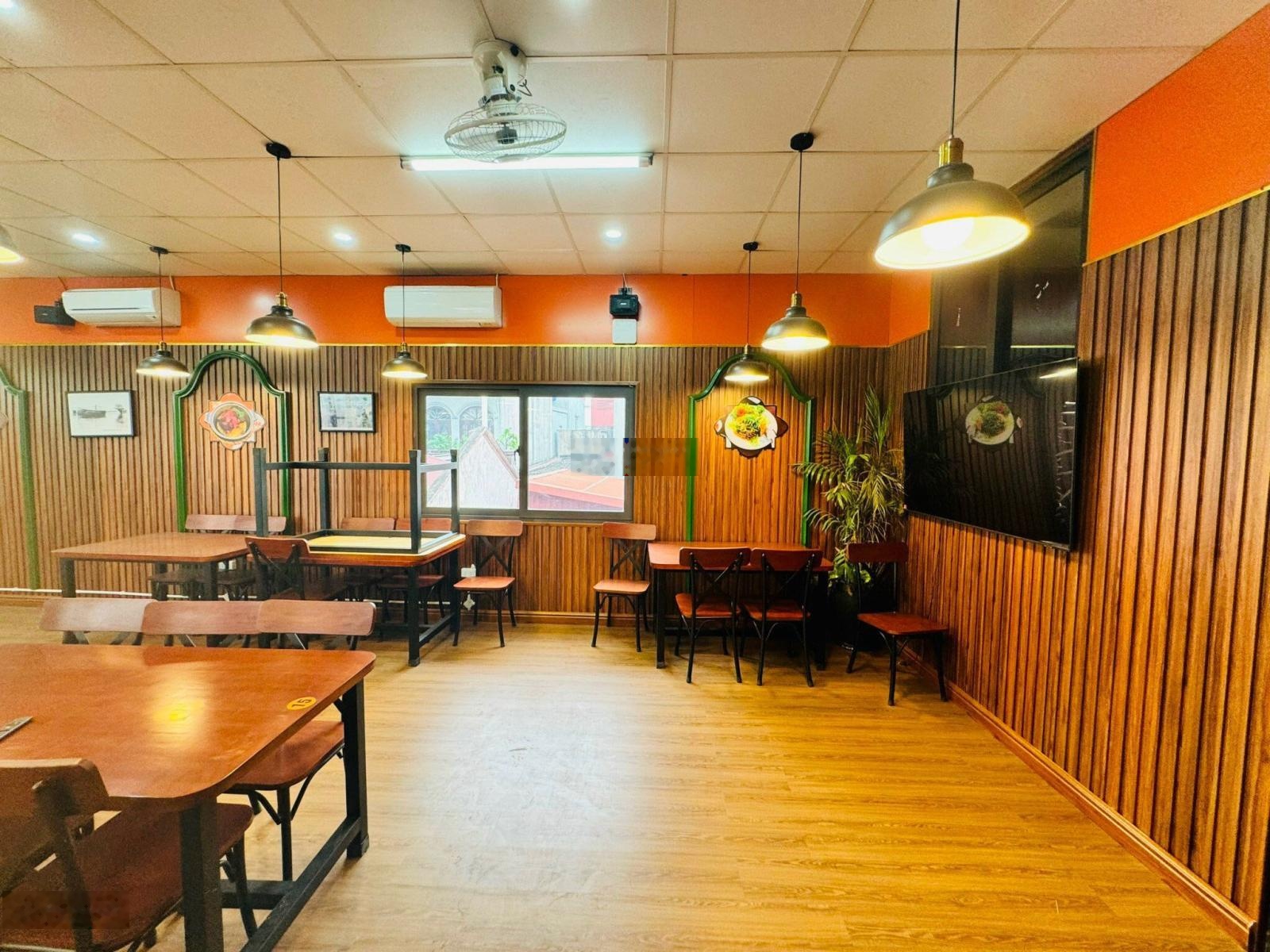 Chính chủ cho thuê nhà mặt phố Hồ Sen làm nhà hàng quán bar, văn phòng, cửa hàng KD (160m2 x2 tầng)