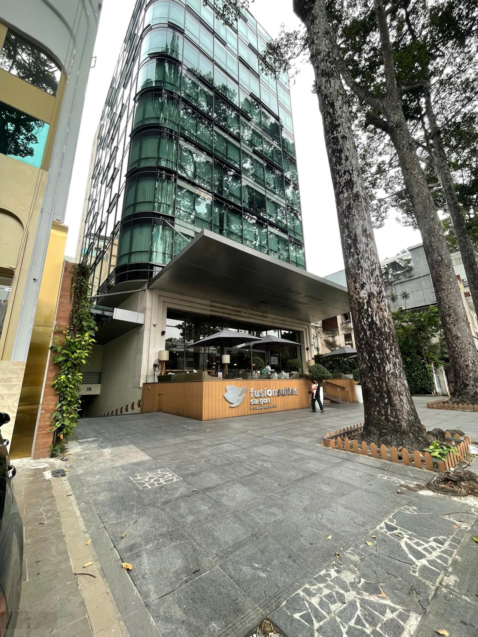 Bán khách sạn đẳng cấp bậc nhất quận 1, mặt tiền đường Sương Nguyệt Ánh - 2 hầm 13 tầng - 7200m2