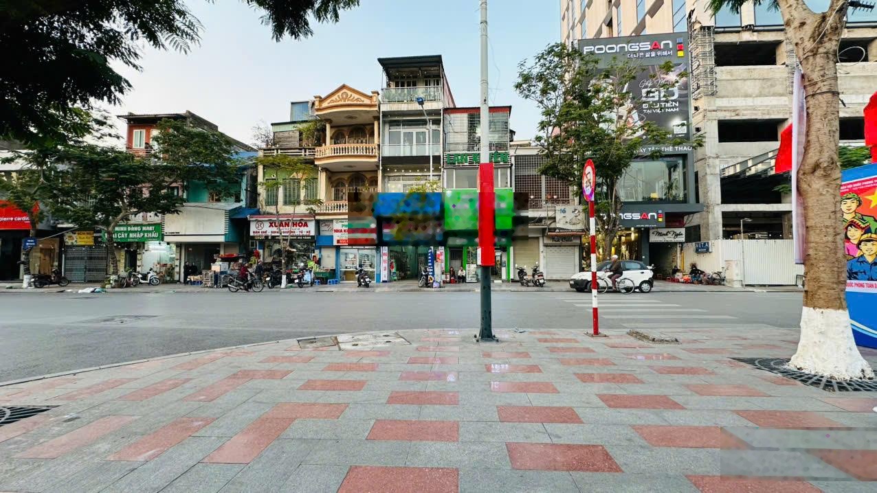 Nhà mặt đường Quang Trung (view hồ) - 78m2 - 2 tầng - mt 4,2m - vuông vắn - 2x tỷ