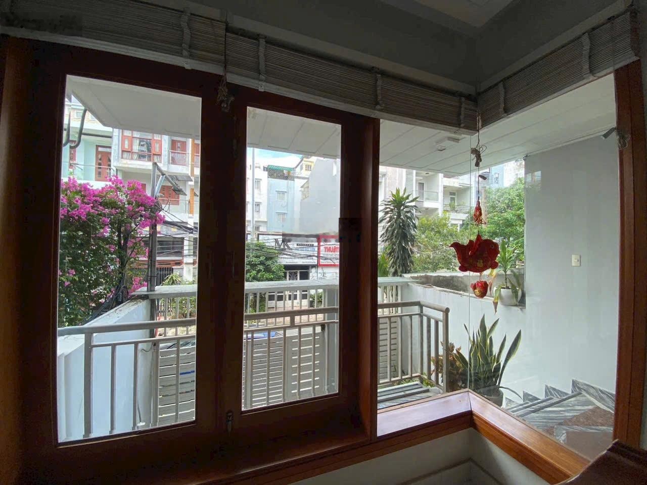 Bán nhà phố mặt tiền đường vị trí đẹp Tân Thuận Nam, quận 7 | full nội thất