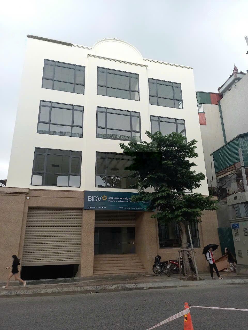 Cho thuê nguyên sàn tầng 2 nhà 5 tầng tại phố Đại La