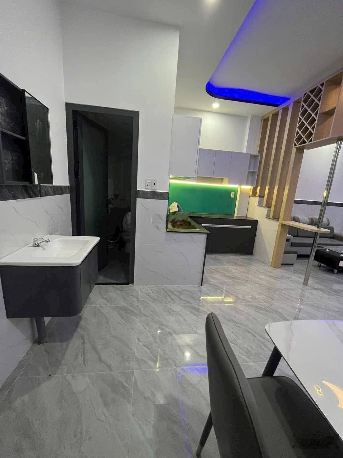 Bán nhà mới xây đường số 6 kế bên Đình Phong Phú tăng nhơn phú b. Đường ôtô 4m. Giá chỉ 5.550 tỷ.