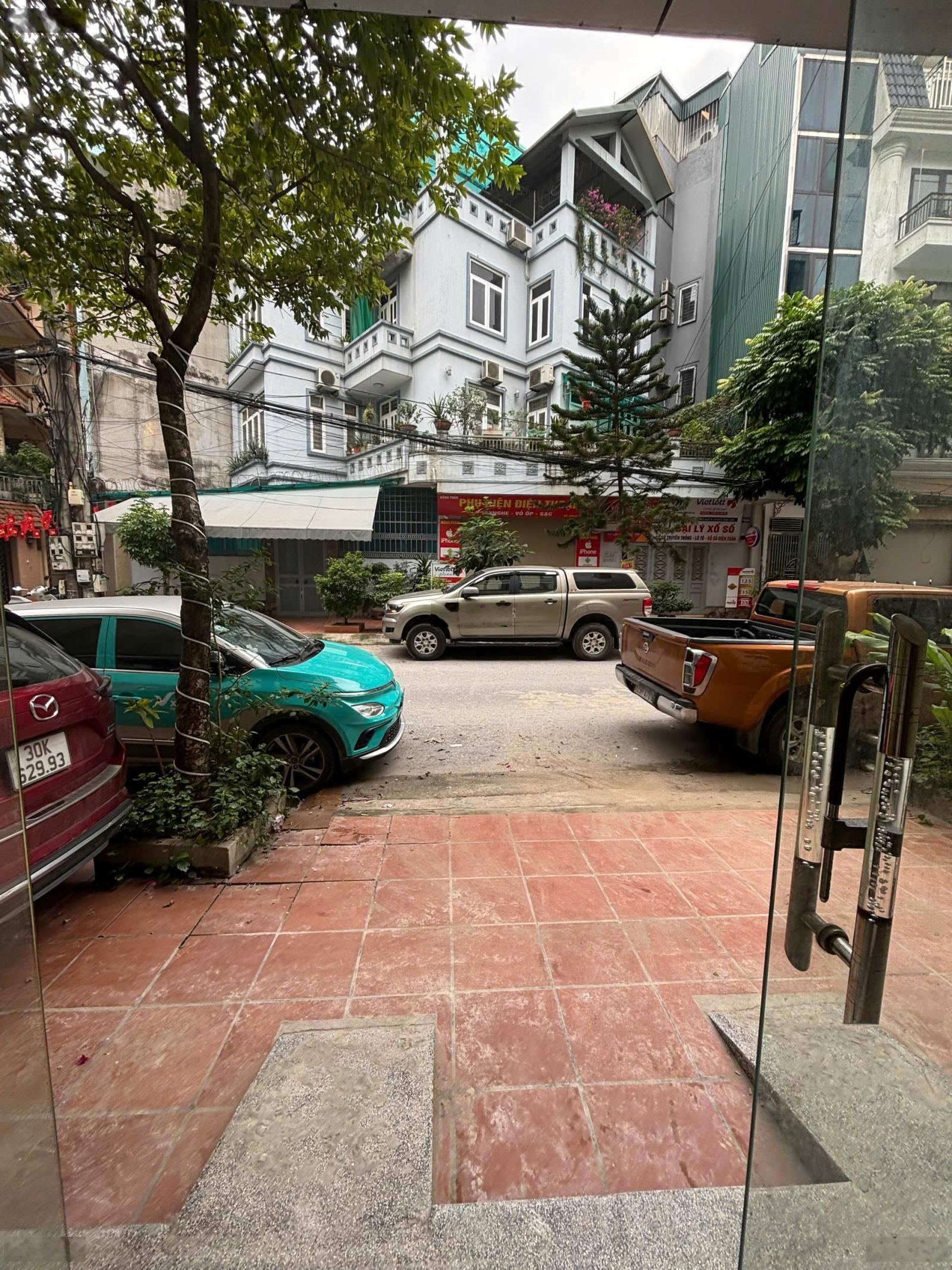 Cho thuê văn phòng. tầng 1 - 20m2 Dich vụ Mỗ Lao ,ô tô đỗ cửa tiện lợi, phù hợp làm vp, cửa hàng