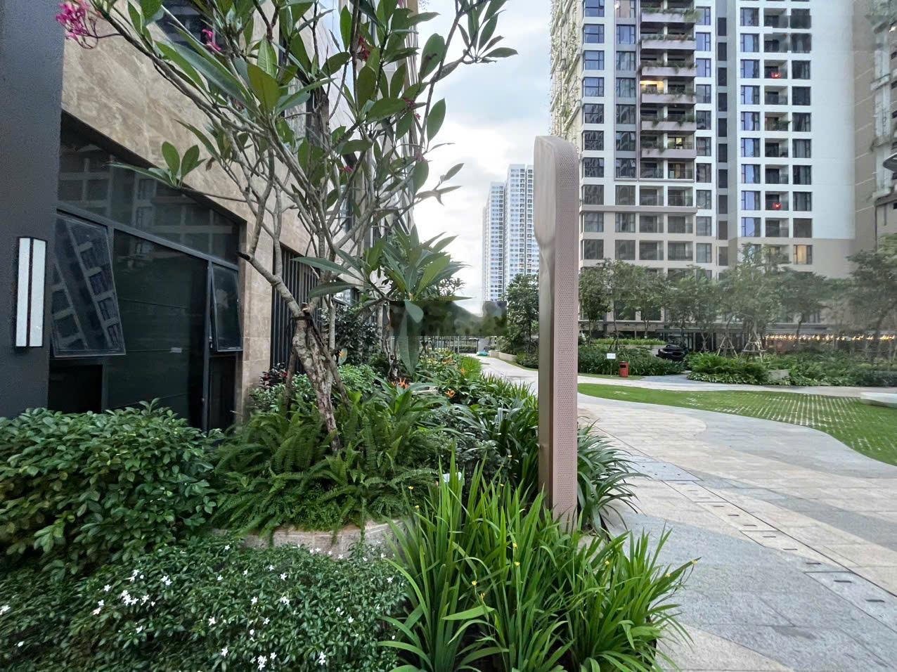 Chấn động, 2PN tòa B, hướng Đông Bắc - bán 4 tỷ 2 all in, Lumiere Boulevard, nhận nhà ở ngay