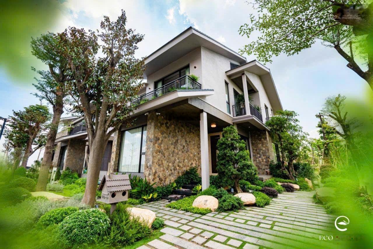 Cần bán shophouse (7,5x18m) Mùa Thu 1 trệt 2 lầu 1 tum hướng Đông Nam. Giá 13.3 tỷ full thuế phí