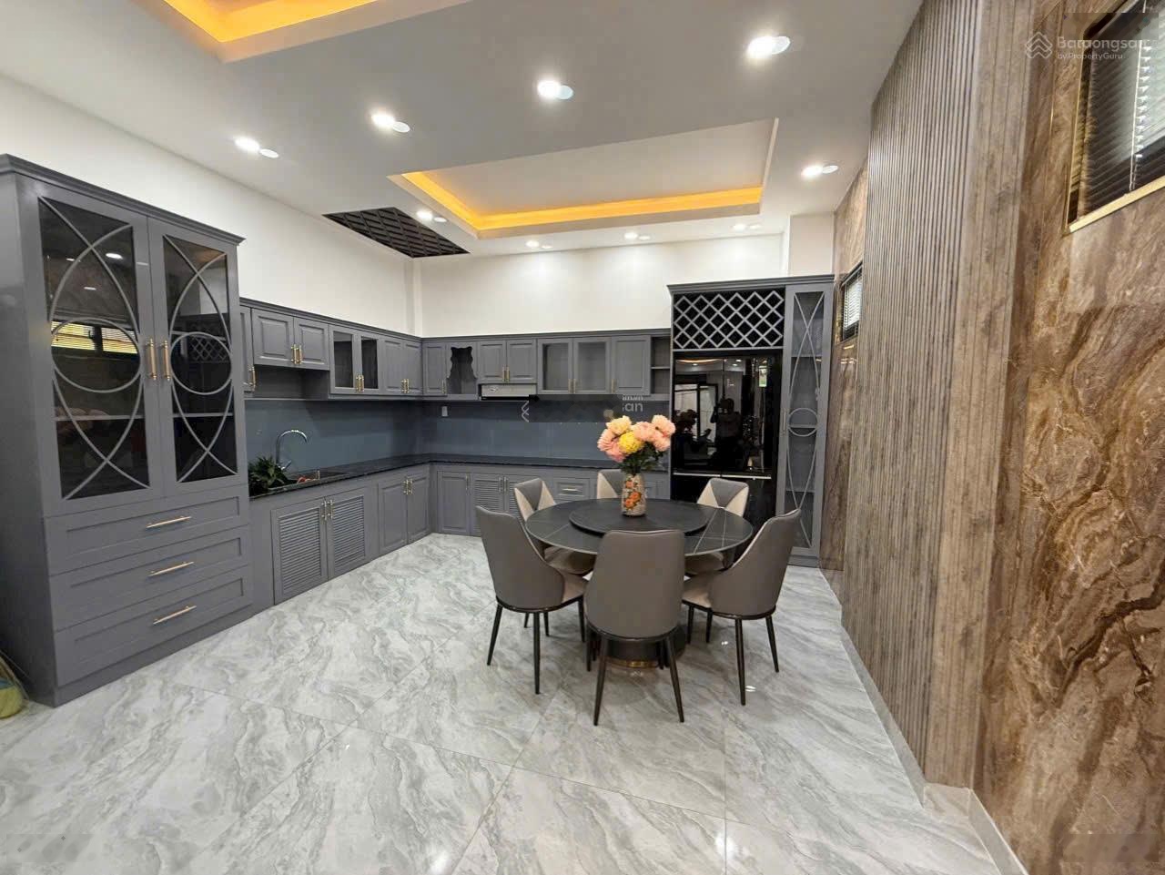 Bán nhà 70m2, hơn 7 tỷ, Phú Thuận, Quận 7, HCM, chính chủ