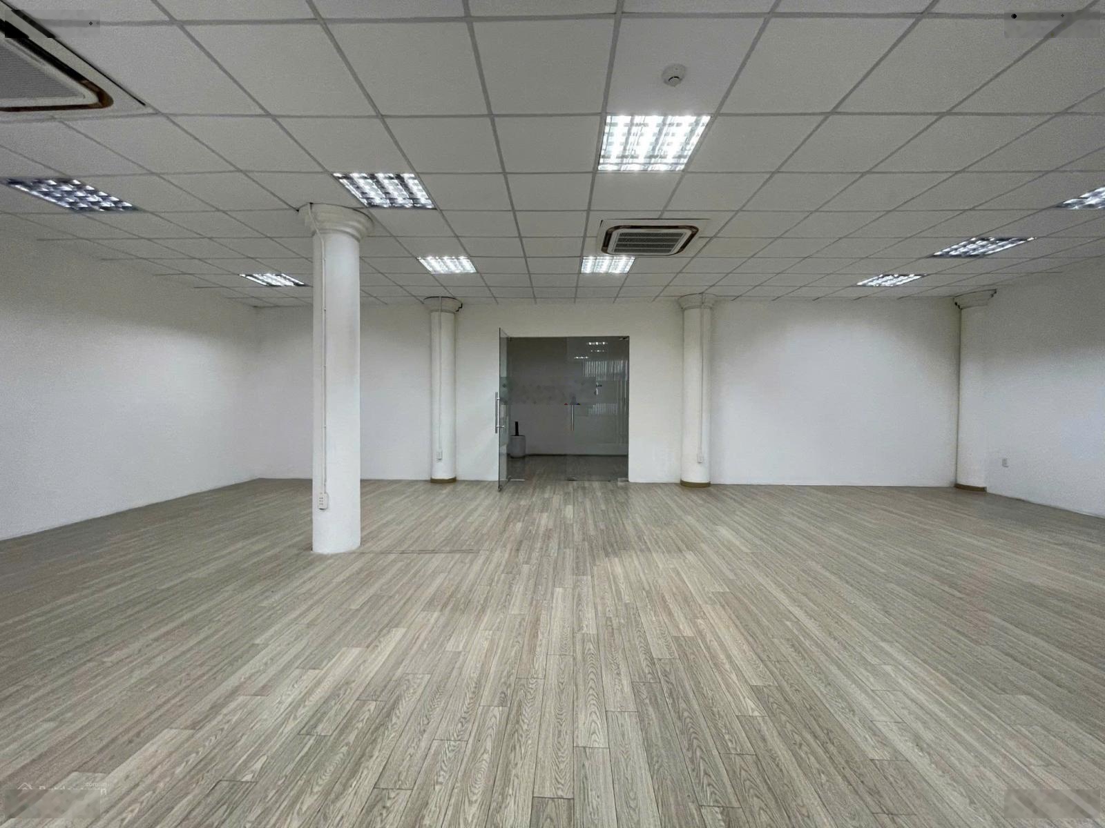 Văn Phòng Trống 100m2 Yên Thế, Q. Tân Bình Giá Thuê 23tr/th