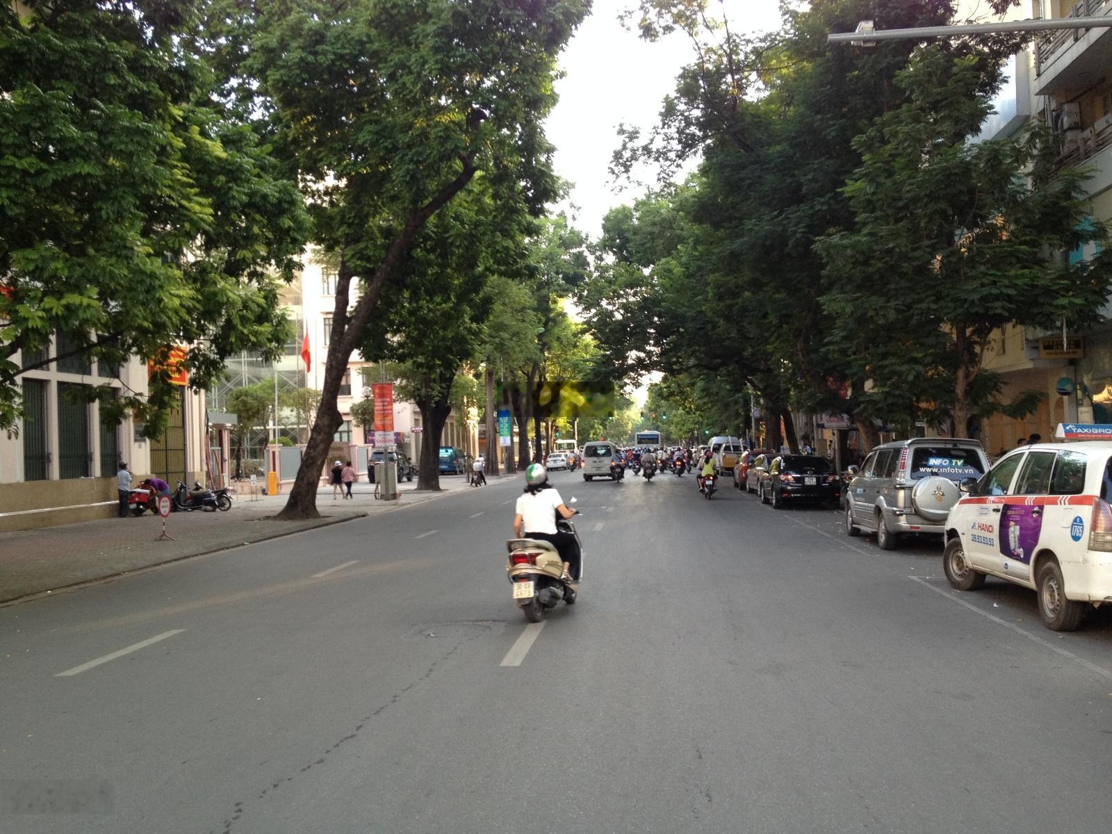 Lô góc, mặt phố Ngô Quyền, Hoàn Kiếm, vỉa hè, kinh doanh. DT: 87m2 * 6 tầng. Giá 79 tỷ