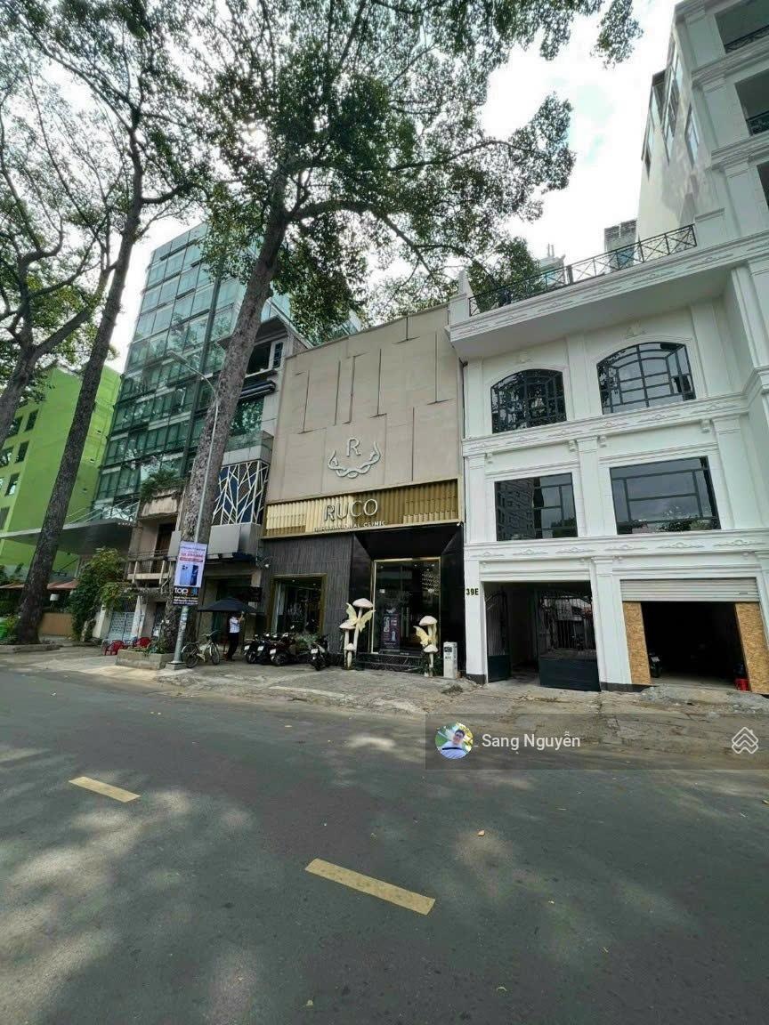 Nhà mặt tiền Phó Cơ Điều - Nguyễn Chí Thanh P12 Quận 5 - DT: 5m x 20m. Nở hậu 8m. Gía 24 tỷ TL