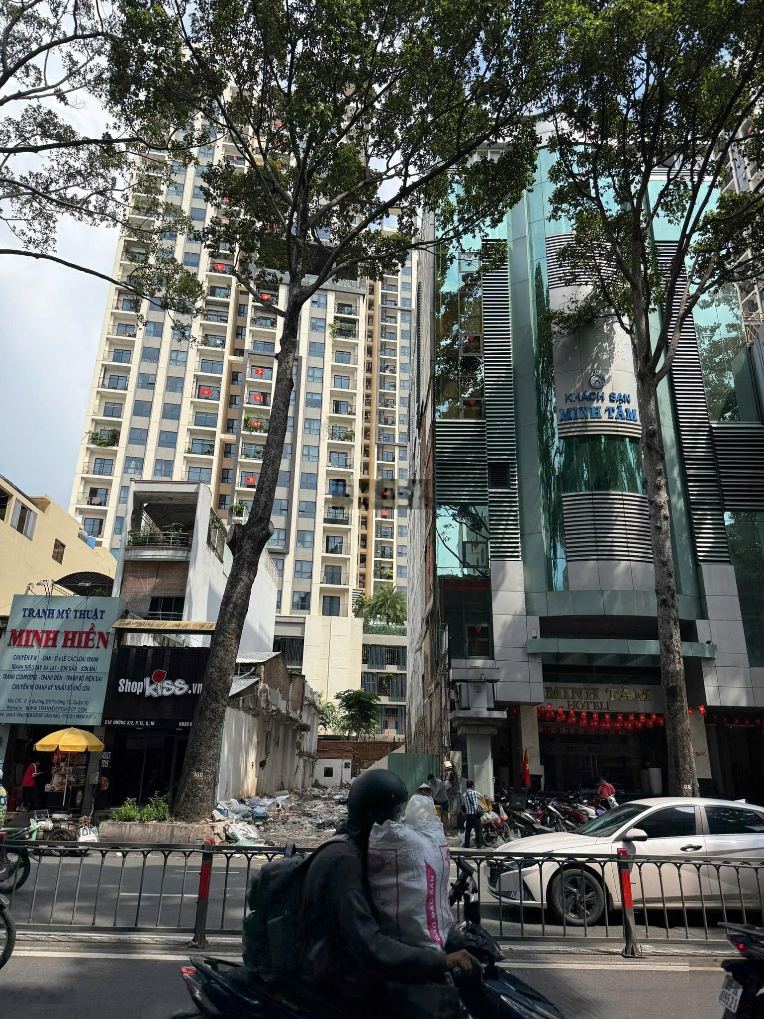 Đất duy nhất còn sót lại đoạn đẹp nhất đường 3/2 Quận 10 - Hà Đô Centrosa - 225m² GPXD hầm 7 lầu