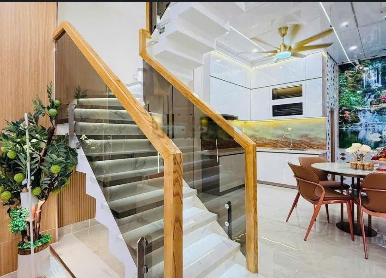 Bán nhà đường Nguyễn Đình Chiểu - Phú Nhuận. 57m2, SHR. Đang cho thuê 13tr/th, gần CV Gia Định