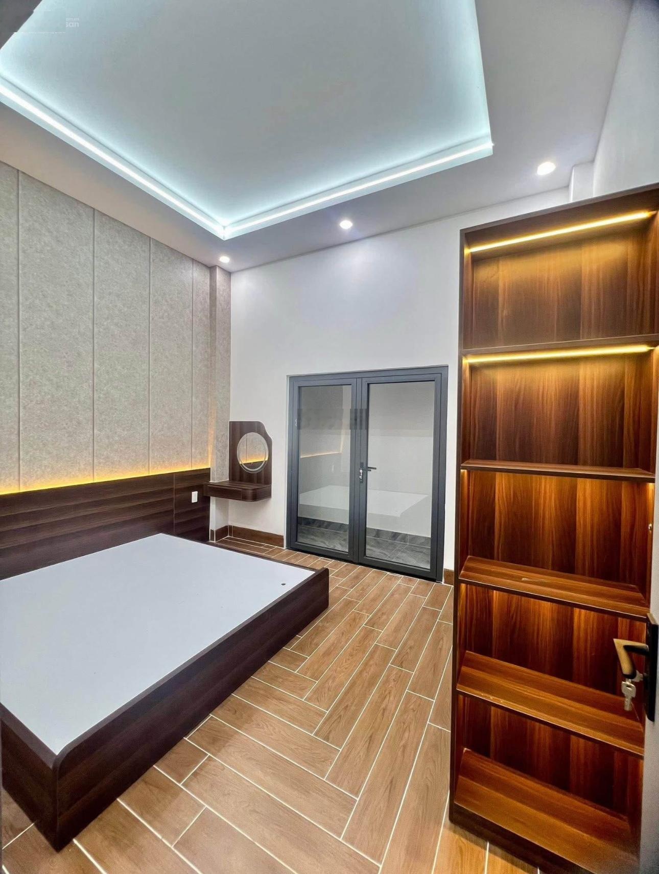 Chính chủ bán gấp nhà Hoàng Quốc Việt, Quận 7. Giá:4,99Tỷ/60m2. 3 Lầu BTCT. Sổ hồng riêng chính chủ