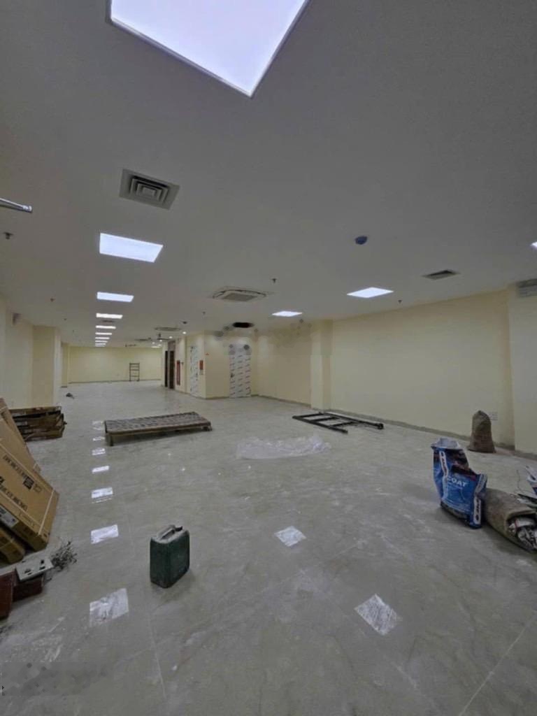 Nhà mp duy tân - chỉ 60 tỷ - vỉa hè 10m lòng phố rộng 45m - kinh doanh đẹp nhất cầu giấy